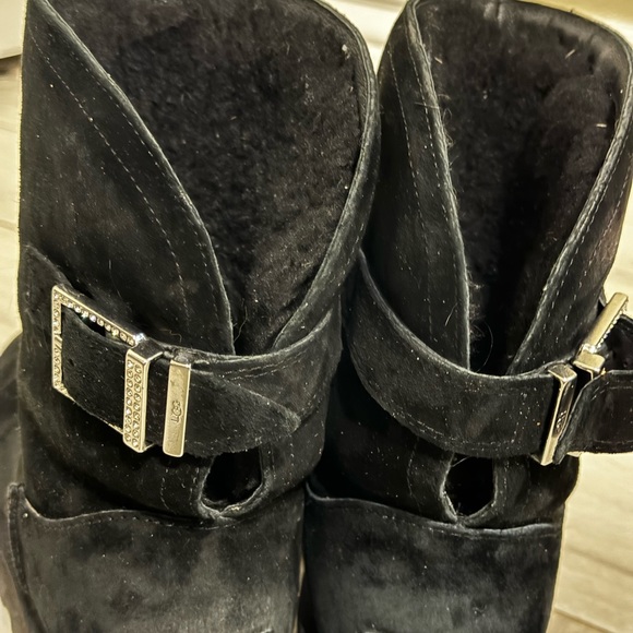 UGG BOOTS LIKE NEW-unique with sparkle bands - Picture 2 of 4